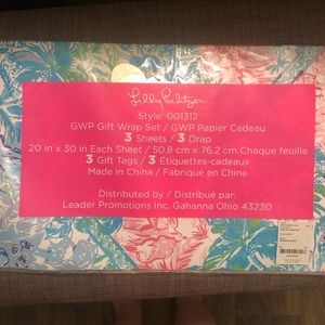 NWT Lilly Pulitzer gift wrap set
